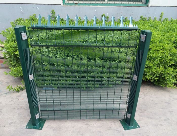 Clearyu Fence thumbnail 3